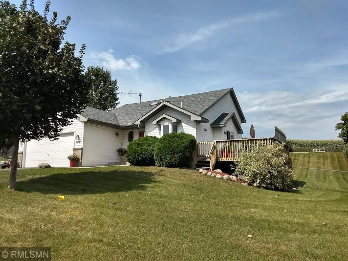 8610 Trista Ln E, Saint Bonifacius, MN 55375