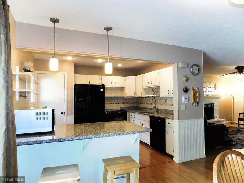 93 Walden St, Burnsville, MN 55337