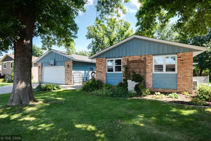 1475 Brittany Rd, Hastings, MN 55033