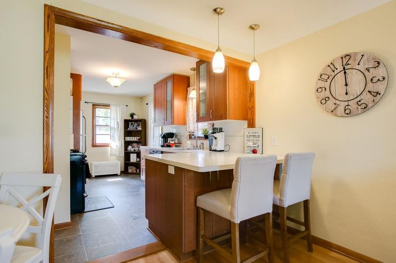 1868 Montana Ave E, Saint Paul, MN 55119