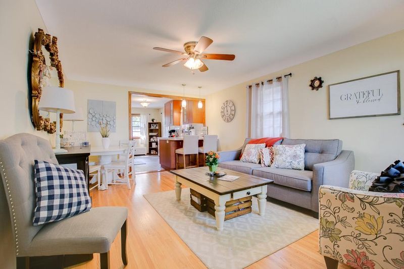1868 Montana Ave E, Saint Paul, MN 55119