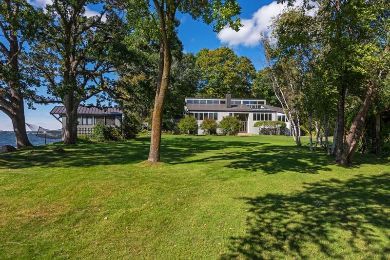 2970 Gale Rd, Wayzata, MN 55391
