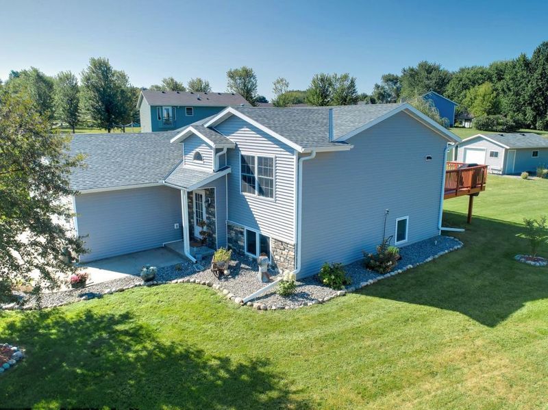 620 Pheasant Rn, Winsted, MN 55395