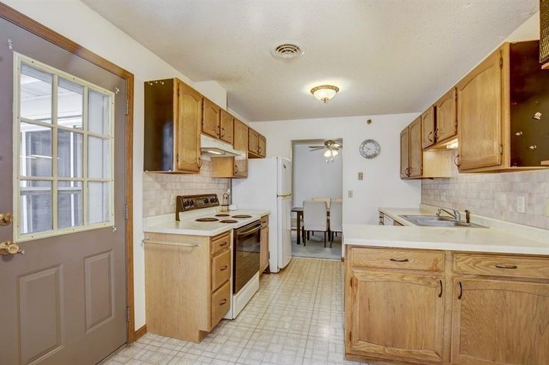 717 Larpenteur Ave E #E, Maplewood, MN 55117