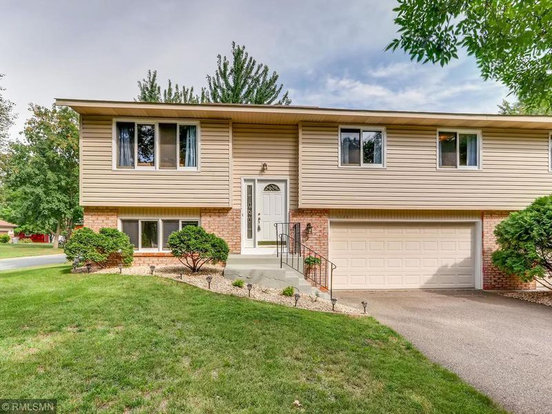 11251 Wren St NW, Coon Rapids, MN 55433