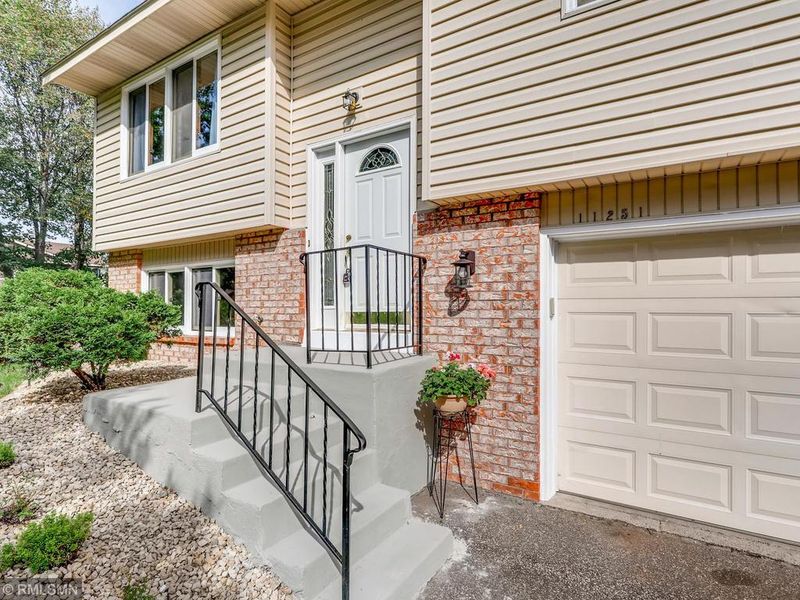 11251 Wren St NW, Coon Rapids, MN 55433