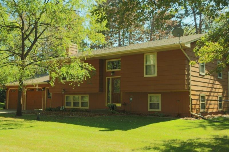 862 Pine St, Blaine, MN 55014