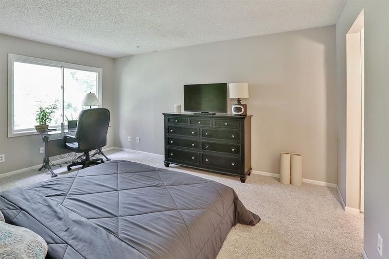 7224 Perry Ct E, Brooklyn Center, MN 55429