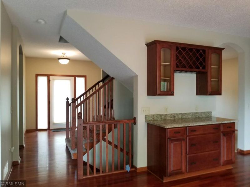 634 Ramsey Cir, Carver, MN 55315