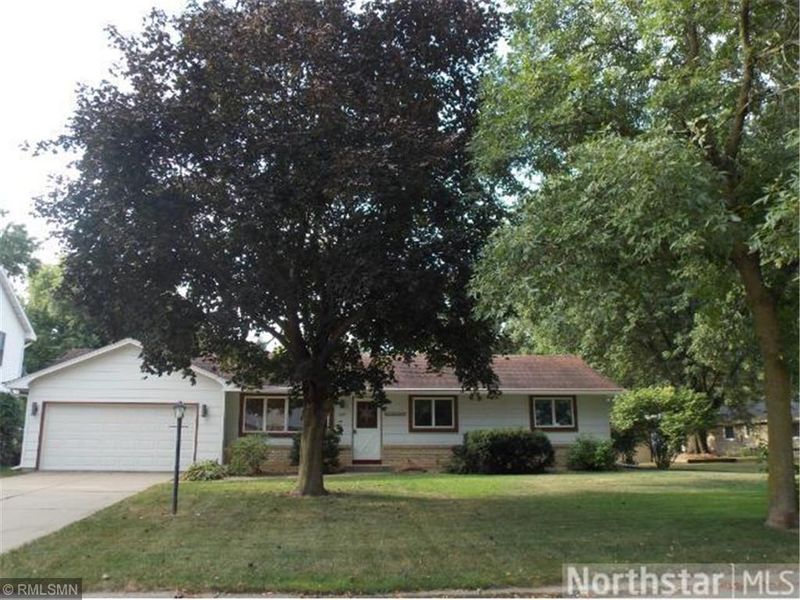 264 Strese Ln, Apple Valley, MN 55124