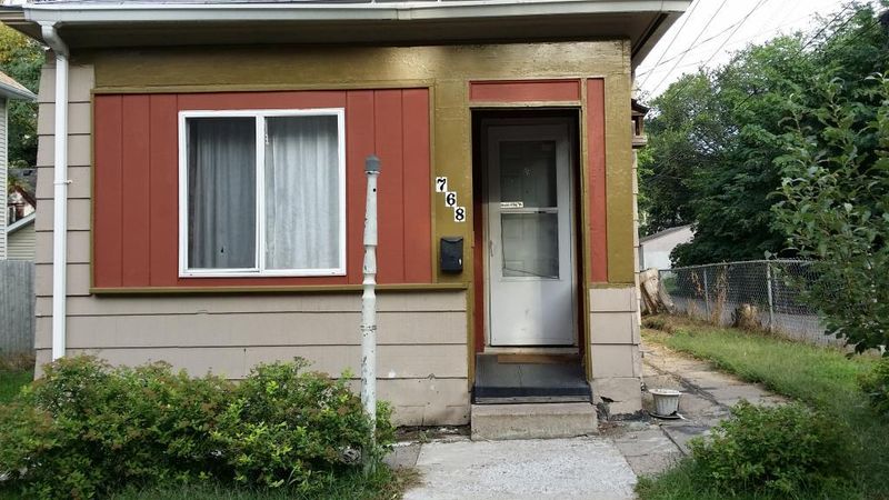 768 Frank St, Saint Paul, MN 55106