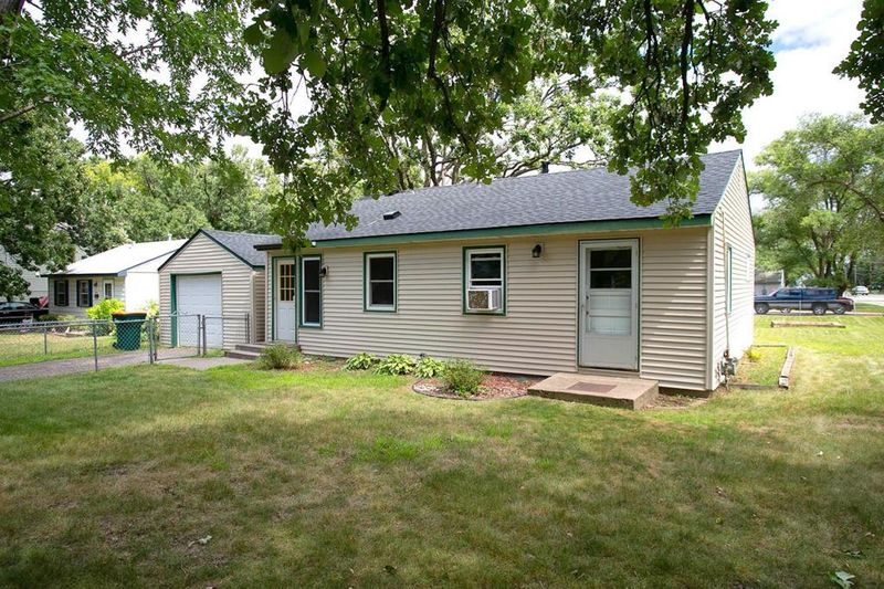 10901 6th St NE, Blaine, MN 55434
