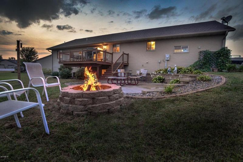 723 Westland Ln, New London, MN 56273