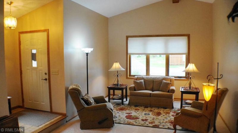 5326 Emerald Way, Apple Valley, MN 55124