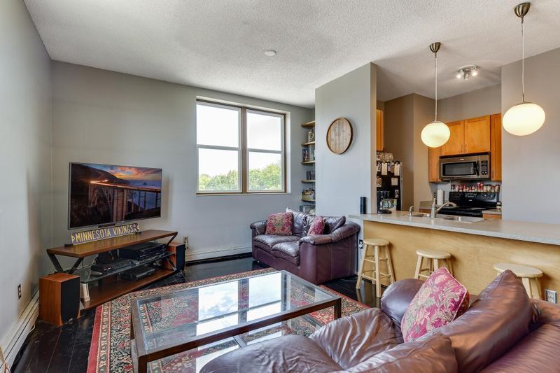 215 7th St NE #301, Minneapolis, MN 55413