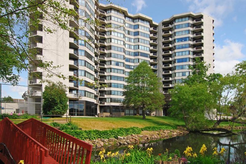 6566 France Ave S #104, Edina, MN 55435