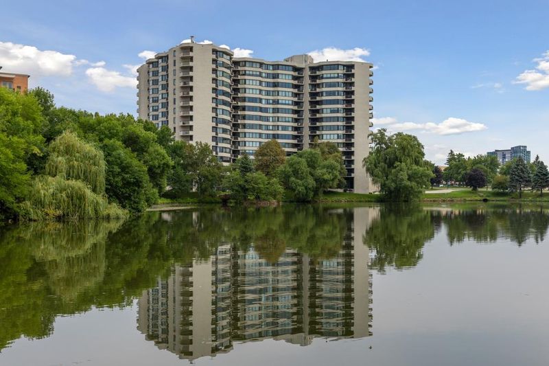 6566 France Ave S #104, Edina, MN 55435