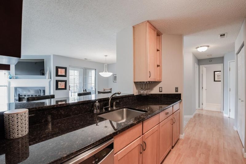 6145 Chasewood Pw #204, Minnetonka, MN 55343