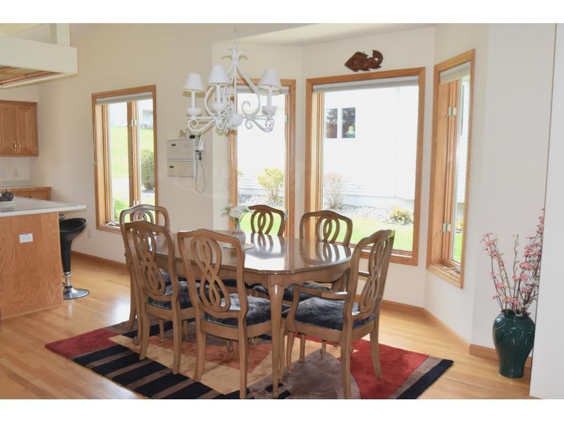 10760 Kiawah Dr, Eden Prairie, MN 55344