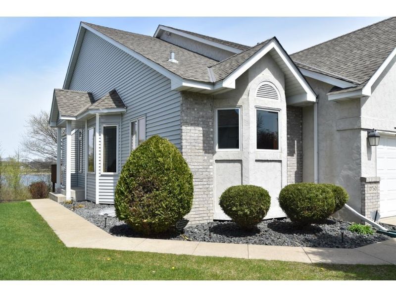 10760 Kiawah Dr, Eden Prairie, MN 55344