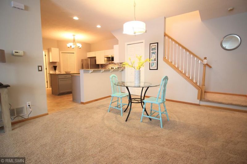 7675 Coneflower Curve N, Chanhassen, MN 55317