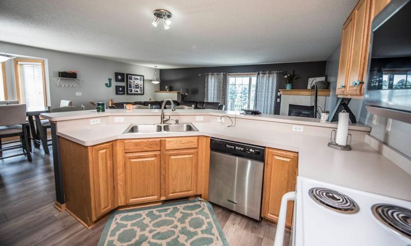7693 Ponds Edge Pa, Savage, MN 55378