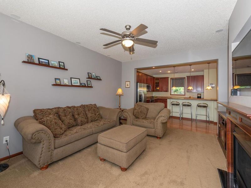 626 Ravencroft Rd, Waconia, MN 55387