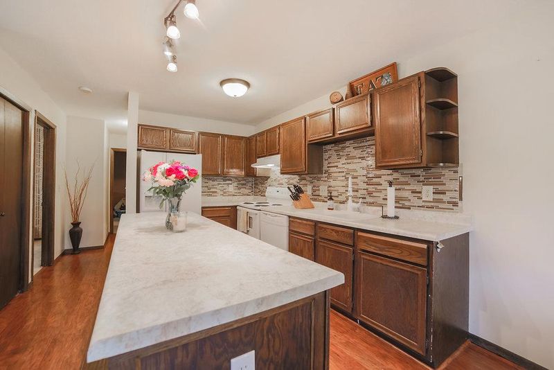 7867 Yucca Ln N, Maple Grove, MN 55311