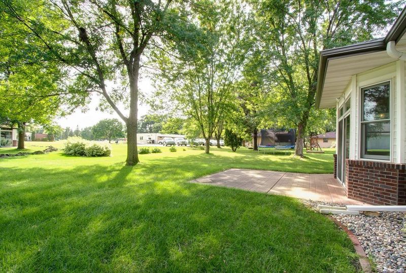708 1st St SE, New Prague, MN 56071