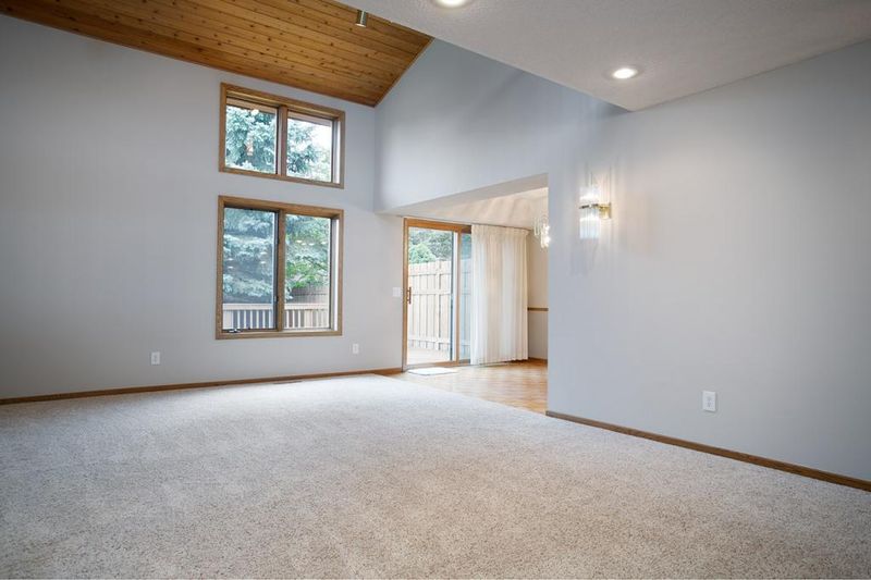 5364 Emerald Way, Apple Valley, MN 55124