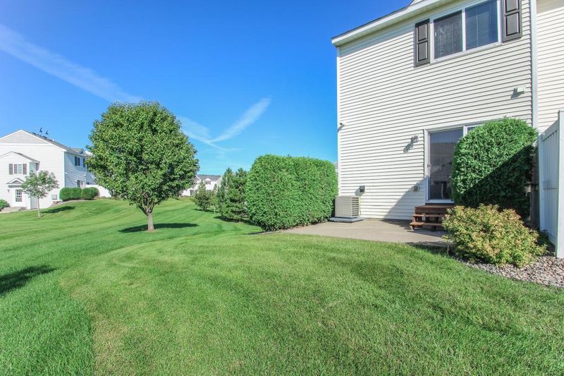 4951 Emmit Dr N #1, Hugo, MN 55038
