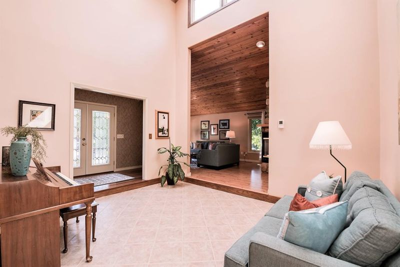 12918 Hamlet Ave, Apple Valley, MN 55124