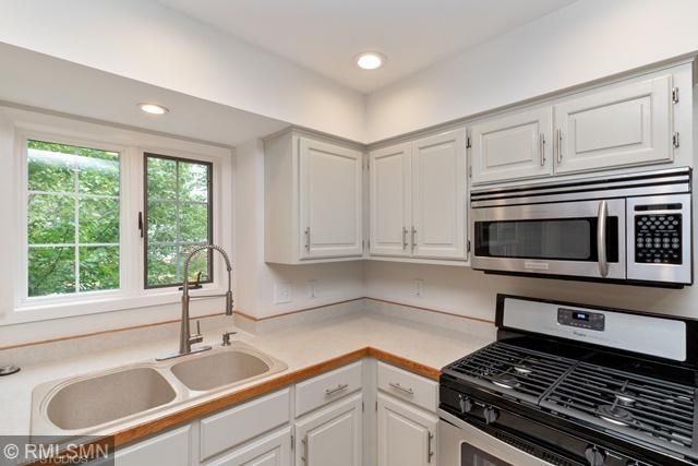4126 Parkridge Dr, White Bear Lake, MN 55110