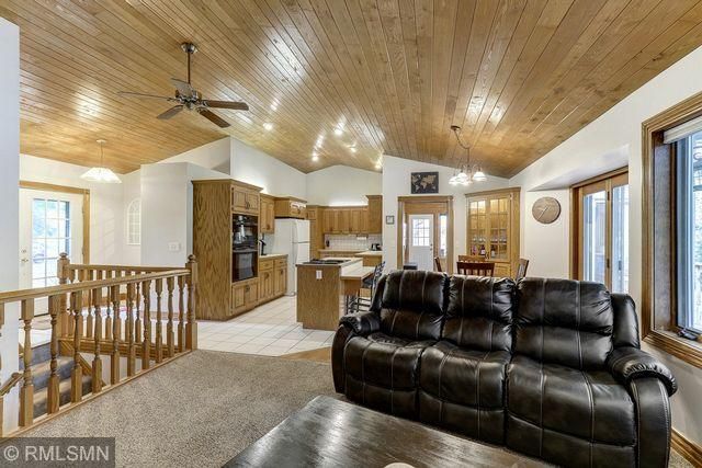 15700 Country Ln, Prior Lake, MN 55372