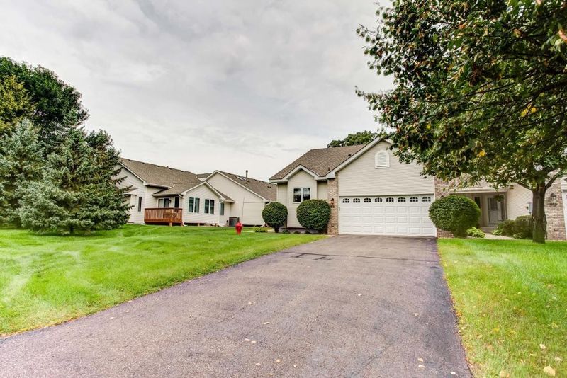 815 Trails End Rd, Eagan, MN 55123