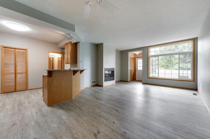 18343 Coneflower Ln, Eden Prairie, MN 55346