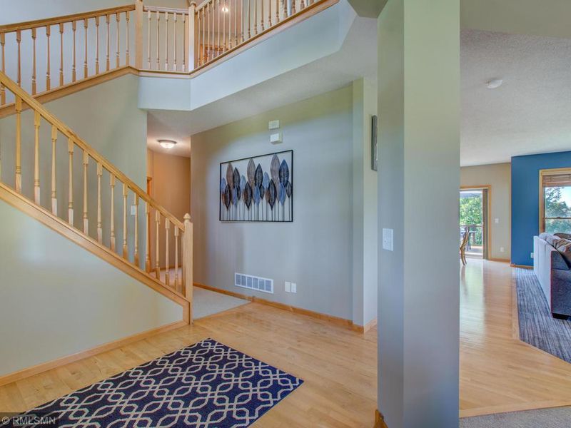 7253 Yuma Ln N, Maple Grove, MN 55311