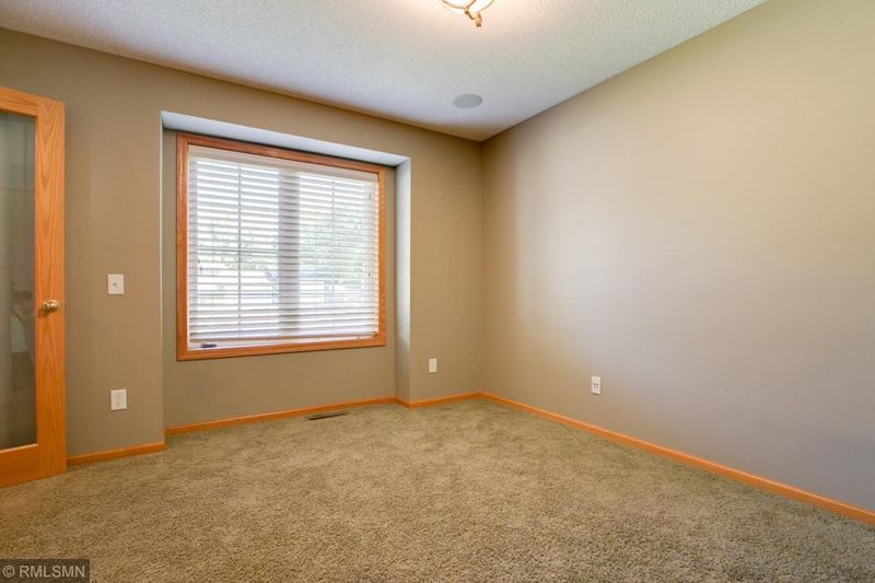 4825 W 141st St, Savage, MN 55378