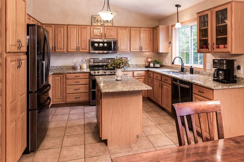 14828 Credit View Dr, Savage, MN 55378
