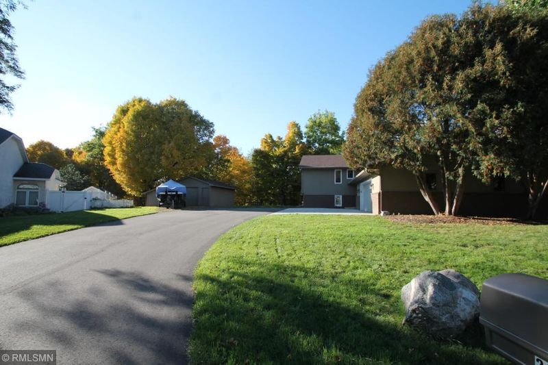233 Oak Ave SW, Saint Michael, MN 55376