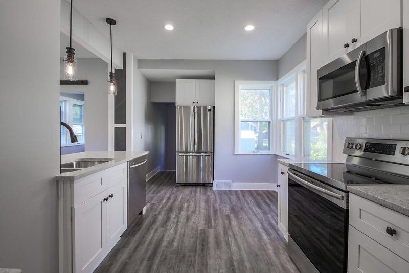 2584 15th Ave E, North Saint Paul, MN 55109