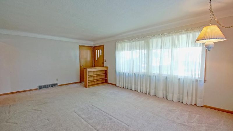 819 Hawthorn St, Red Wing, MN 55066