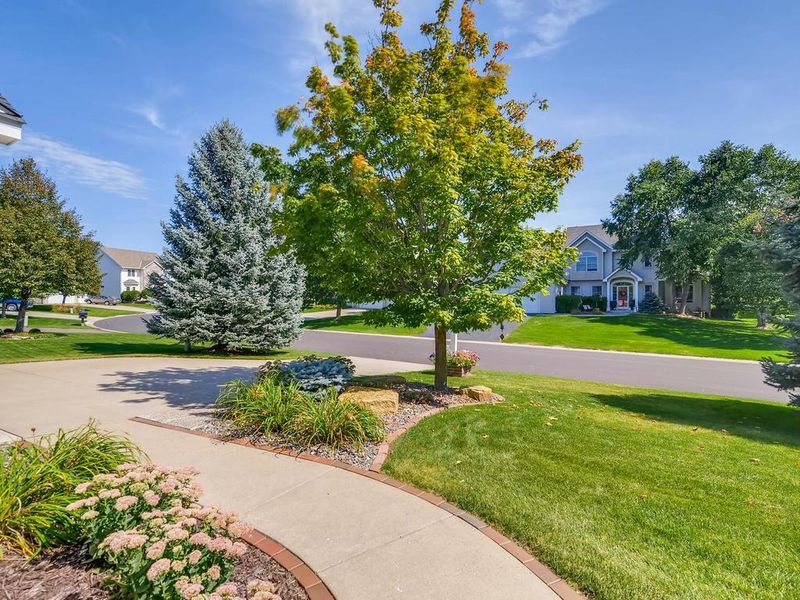 10162 Bald Eagle Trl, Woodbury, MN 55129