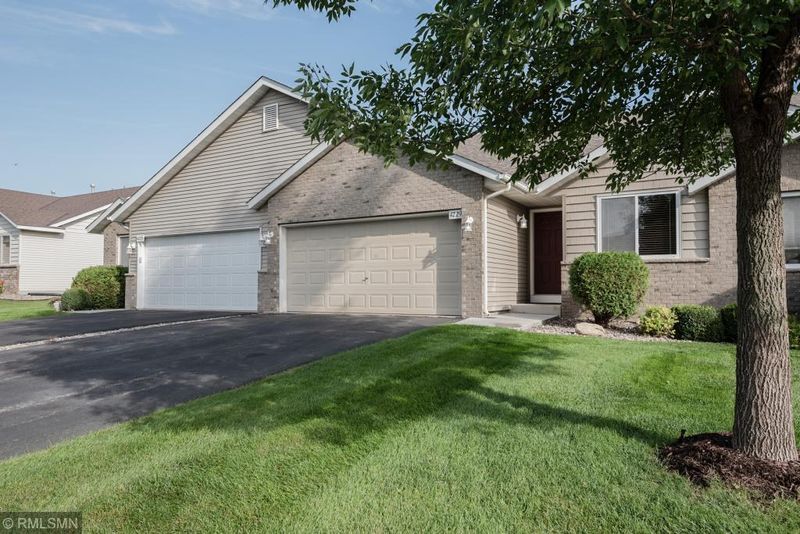 4229 Jarmann Ln, Shakopee, MN 55379