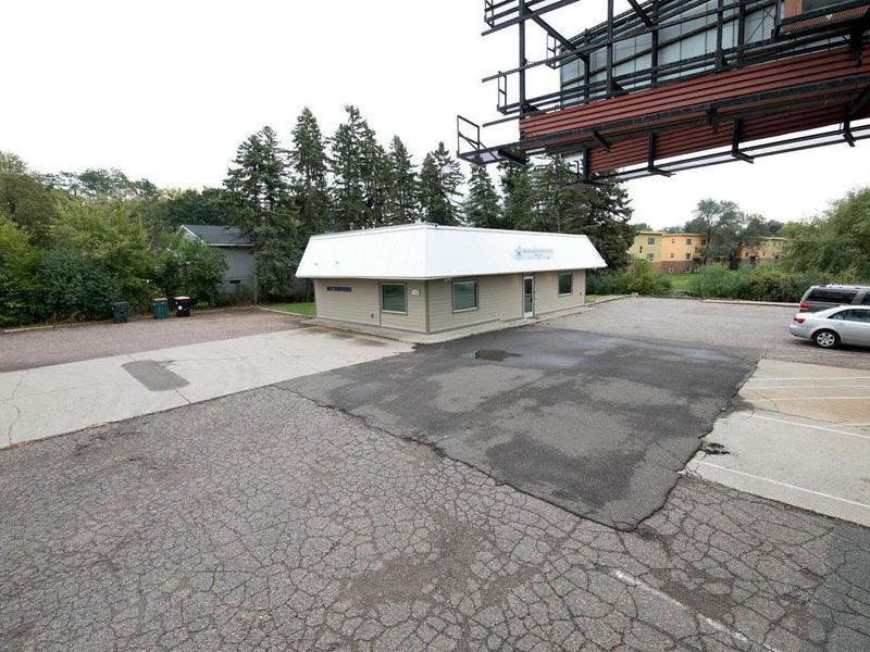 1428 Pacific St, Saint Paul, MN 55106