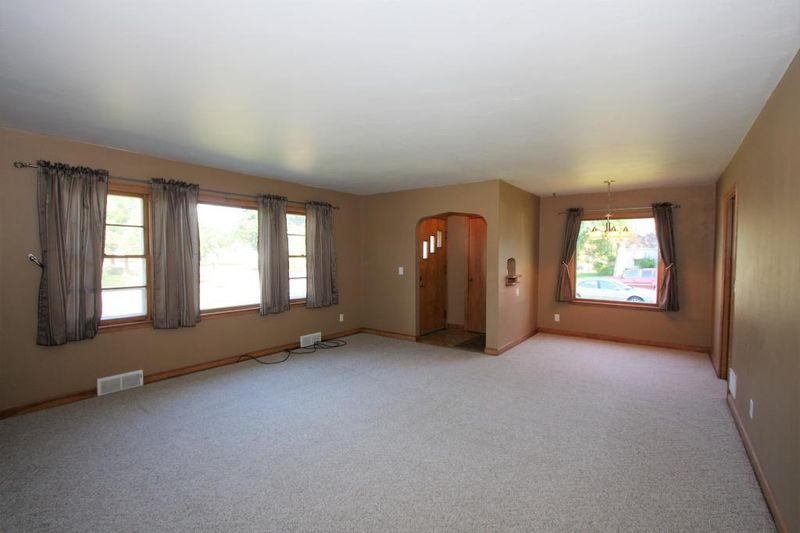 2705 State St, Eau Claire, WI 54701