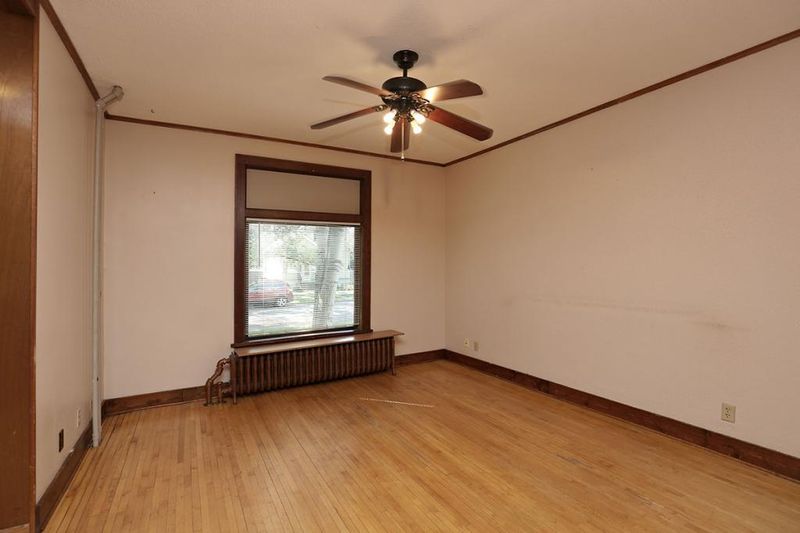1825 Hawthorne Ave E, Saint Paul, MN 55119