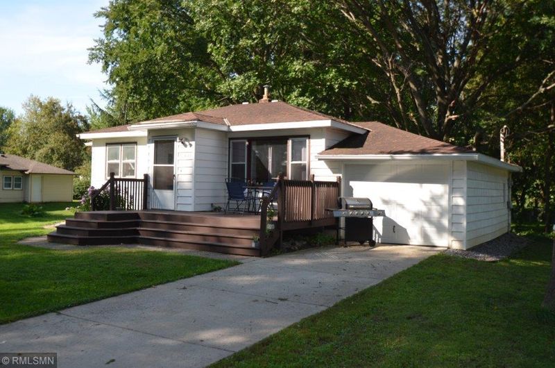 30420 Broadway St, Lindstrom, MN 55045