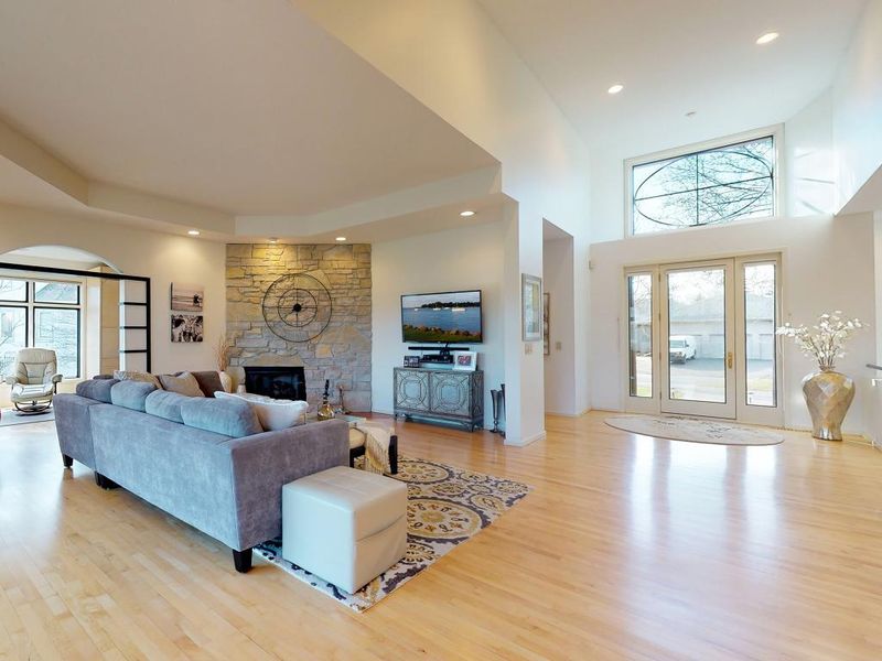3430 Oakton Dr, Minnetonka, MN 55305