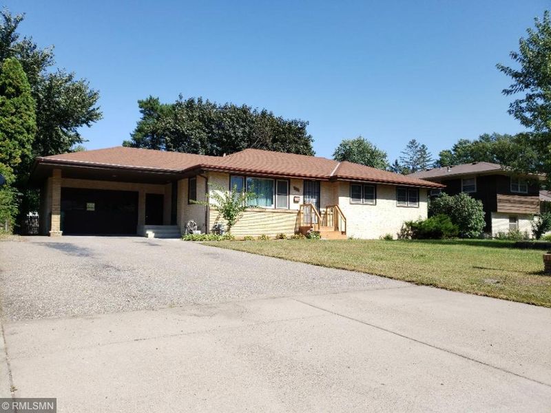 3218 62nd Ave N, Brooklyn Center, MN 55429